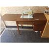 Image 2 : Singer Sewing Machine 22 X 18 X 30 Inch Cabinet