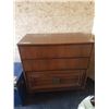 Image 1 : Vintage Dresser 34 X 18 X 38 Inch