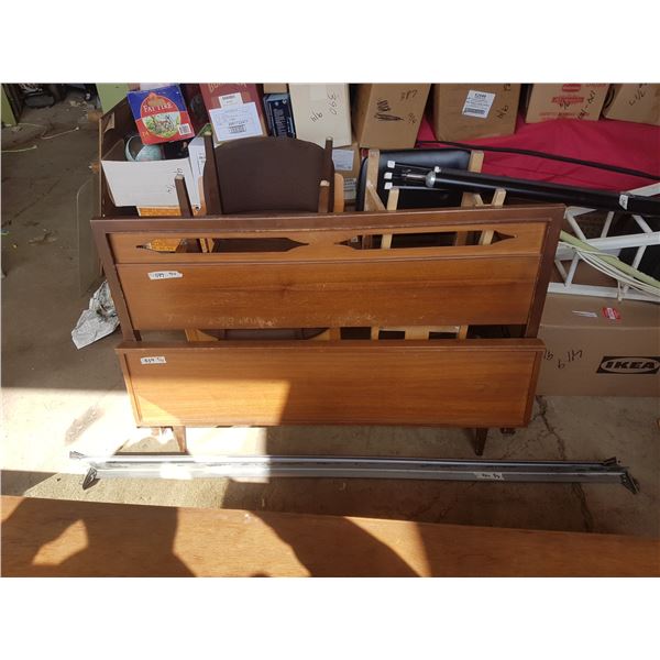 Vintage Headboard & Footboard & Bedframe