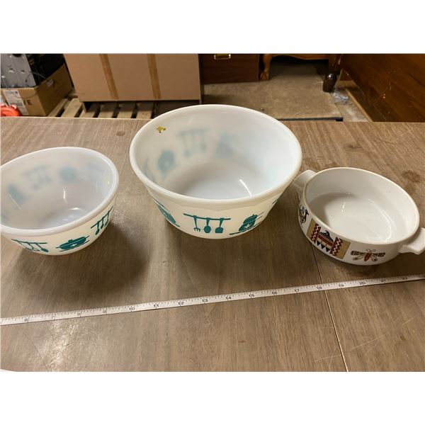 2 Nesting glass bowls, and glass dish