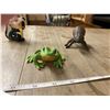 Image 5 : Lot Figurine frog, skunk, bug, glass frog dish, heart shaped covered dish