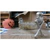 Image 17 : Lot 2 Halloween Skull & Spines Decorations, 2 Metal Skull & Bones Votive Candle Holders, Metal Pumpk