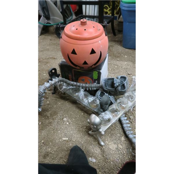 Lot 2 Halloween Skull & Spines Decorations, 2 Metal Skull & Bones Votive Candle Holders, Metal Pumpk