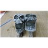 Image 7 : Lot 2 Halloween Skull & Spines Decorations, 2 Metal Skull & Bones Votive Candle Holders, Metal Pumpk