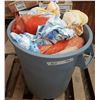 Image 1 : Garbage Can + Lot of Bedding