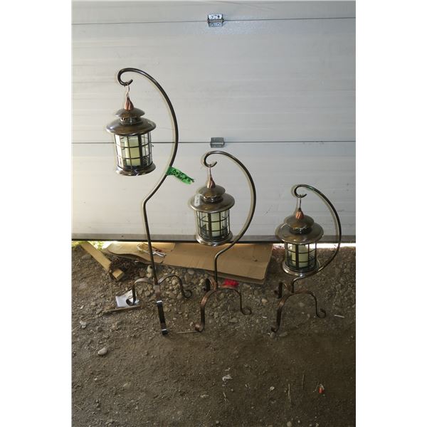 3 decorative hanging lanterns (1 damaged)
