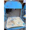 Image 5 : Lot 4 Kids Folding Metal Chairs