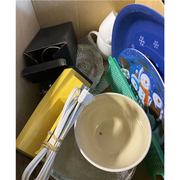 Lot House Hold Items Philips Electric Hand Mixer, 2 Ceramic Mugs, Travel Mug, Glass Bowl, 10 Cup Cor