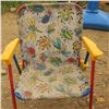 Image 3 : Kid's Patio Set Round Table Stands 19" tall and 2 Folding Chairs