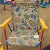 Image 6 : Kid's Patio Set Round Table Stands 19" tall and 2 Folding Chairs