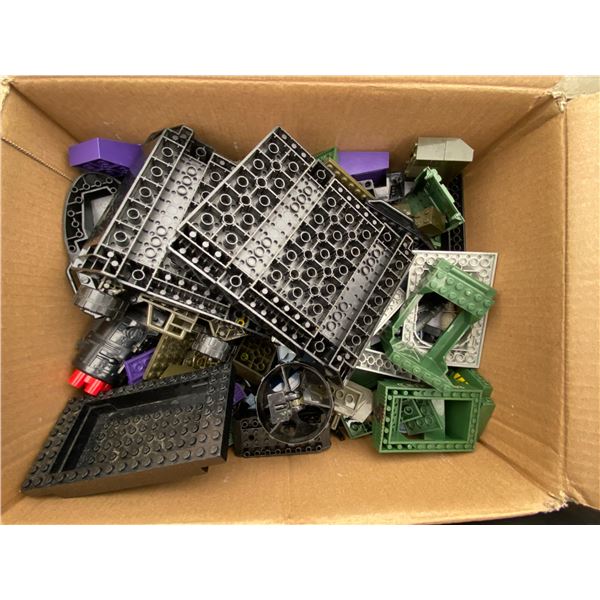 Lot Assorted Lego pieces