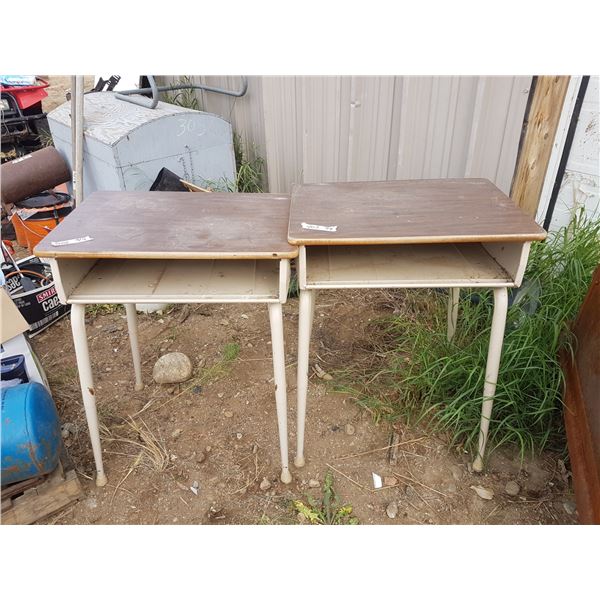 2 School Desks 18 X 24 X 32 Inch