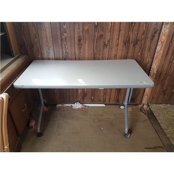 Rolling Table 48 X 24 X 29 Inch