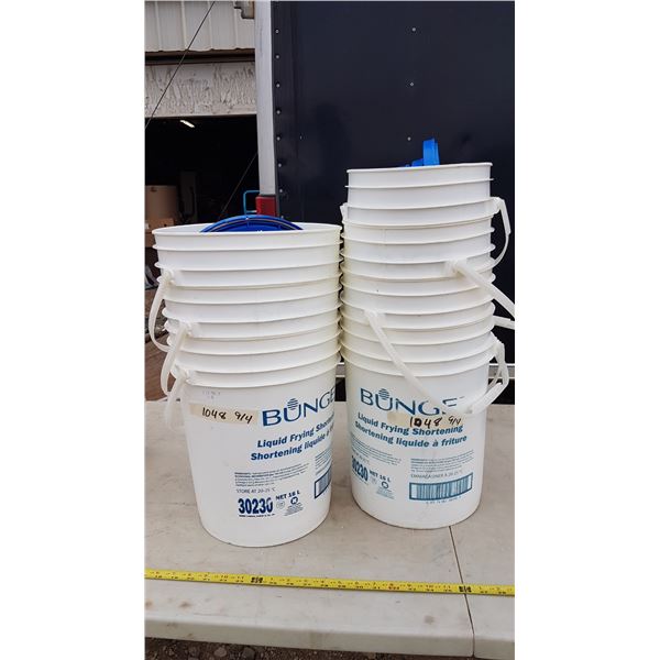 Lot 7 X 16 L Pails & Lids
