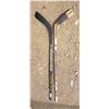 Image 1 : 2 Hockey Sticks