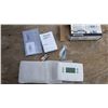 Image 2 : Honeywell Pro 2000 Thermostat NIB