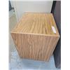 Image 4 : Night stand/side table - 2 drawer