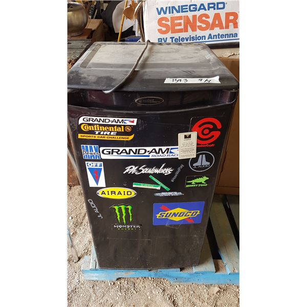 Fridge 18 X 18 X 23 Inch