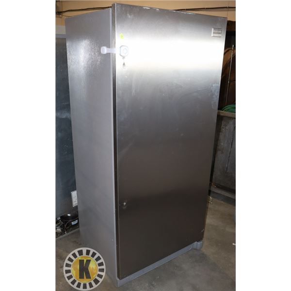 FRIGIDAIRE PROFESSIONAL REFRIGERATOR (NO HANDLE)