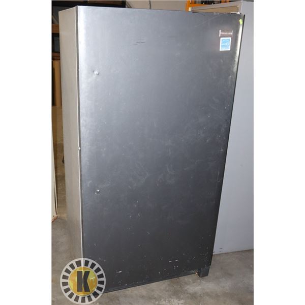 FRIGIDAIRE UPRIGHT FREEZER, TESTED, WORKING