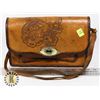 Image 2 : 1 VINTAGE BAG- BROWN