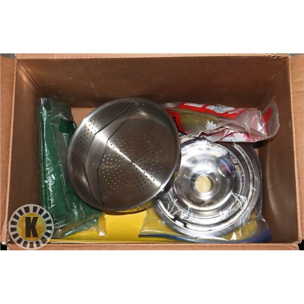 BOX OF ASSORTED KITCHEN ITEMS