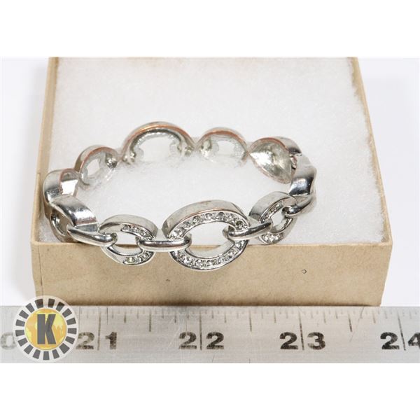 VINTAGE BRACELET WITH MAGNETIC CLASP