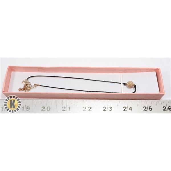 CHILDS NECKLACE WITH BLACK WITH LIGHT BROWN BEAD