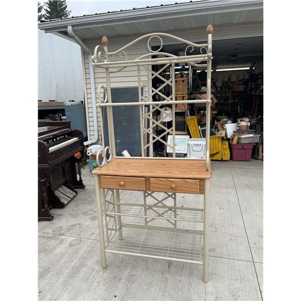 CUTE BAKER'S RACK