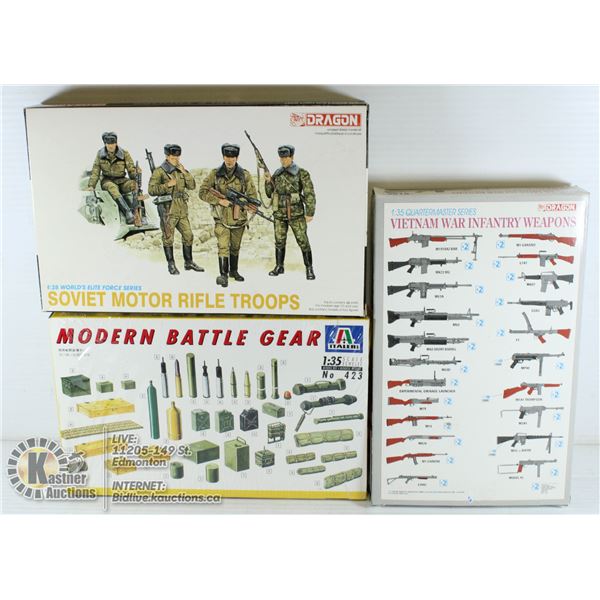 SET OF 2 DRAGON MILTARY