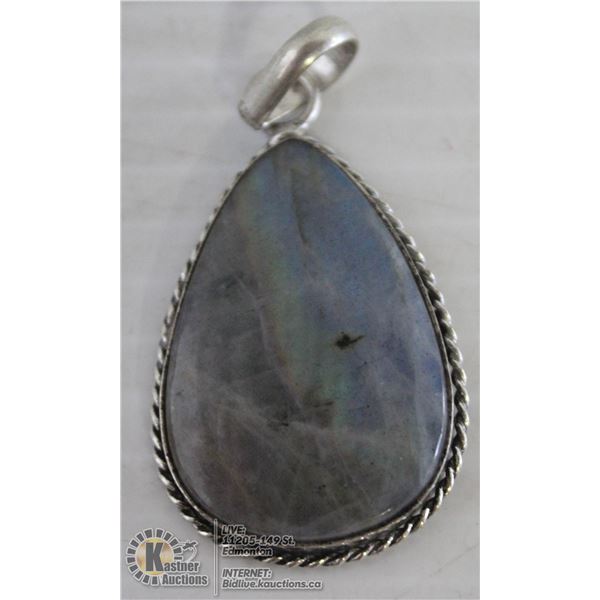 #138-NATURAL LABRADORITE PENDANT