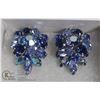 Image 1 : PAIR OF VINTAGE COSTUME JEWELRY EARRINGS