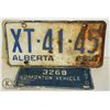 Image 1 : LOT OF 2 VINTAGE LICENSE PLATES
