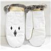 Image 1 : WHITE TANNED HIDE & BEADED LADIES MITTENS