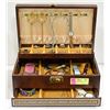 Image 1 : VINTAGE JEWELRY BOX FULL OF JEWELRY
