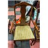 Image 3 : 4 ANTIQUE WOODEN CHAIRS