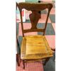 Image 6 : 4 ANTIQUE WOODEN CHAIRS