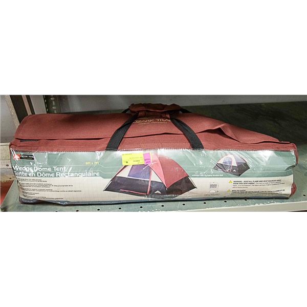 WEDGE DOME TENT 8 X 7FT