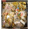Image 1 : TIN WITH APPROXIMATELY 1000 COLLECTOR PINS