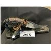 Image 1 : UNITED RAPTOR TALON FANTASY KNIFE WITH STAND