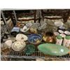 Image 2 : ASSORTED GLASSWARE & MISC