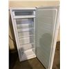 Image 2 : INSIGNIA STAND UP FRIDGE MODEL # UNKNOWN