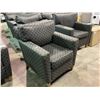 Image 1 : GREY & BLACK LOUNGE CHAIR