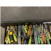 Image 3 : 2 PIECE ROLLING TOOL CHEST WITH CONTENTS APPROX 26 X 16 X 63"