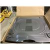 Image 2 : SAMSUNG SINGLE LAUNDRY PEDESTAL W 27" D 28" H 15.5"