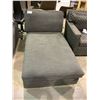Image 1 : CHAISE LOUNGER