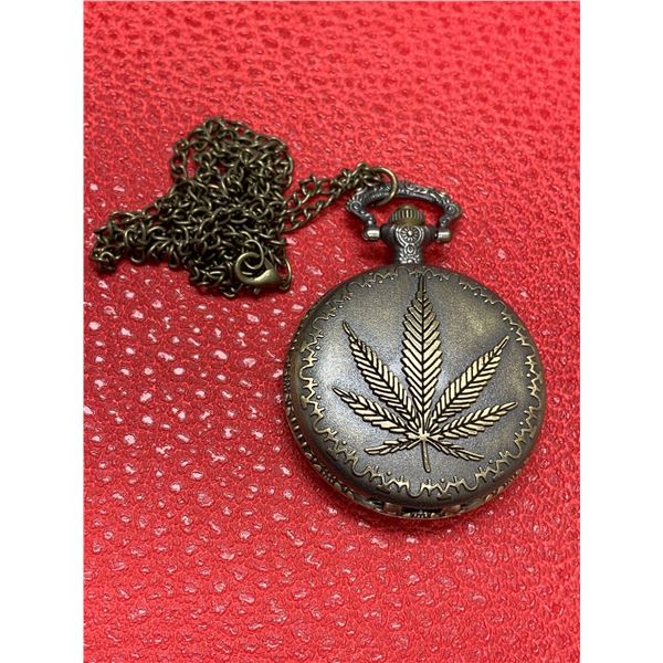 NEW Pocket Watch & Chain Set