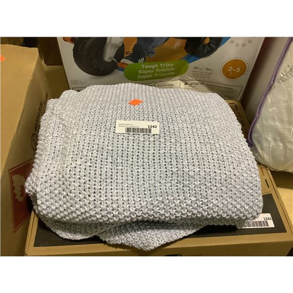 Life Comfort Throw Blanket