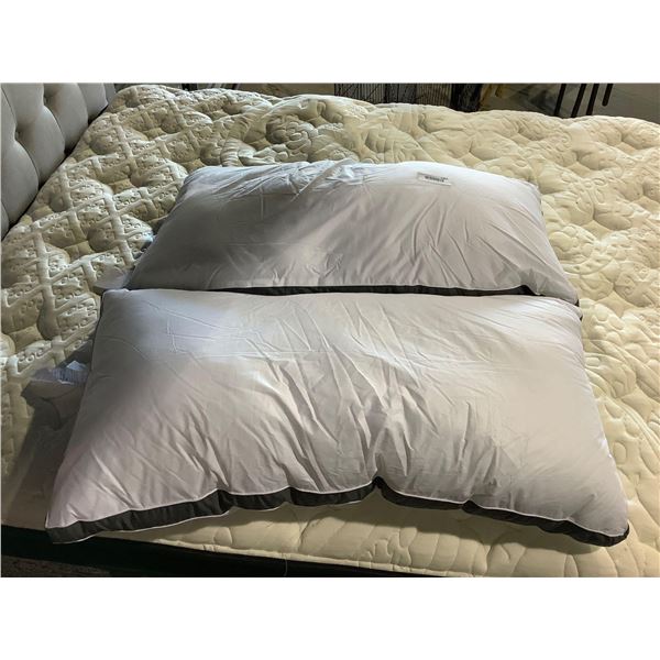 Utopia Bedding King Size Pillow Lot of 2
