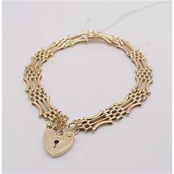 Lady's 14 kt Gold Bracelet w/Locket